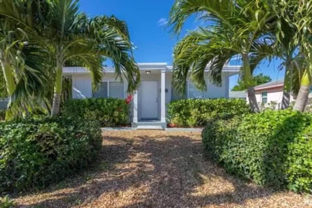 Jungle Cottage With Luxury Pool, Hot Tub And More! Lake Worth Beach Buitenkant foto