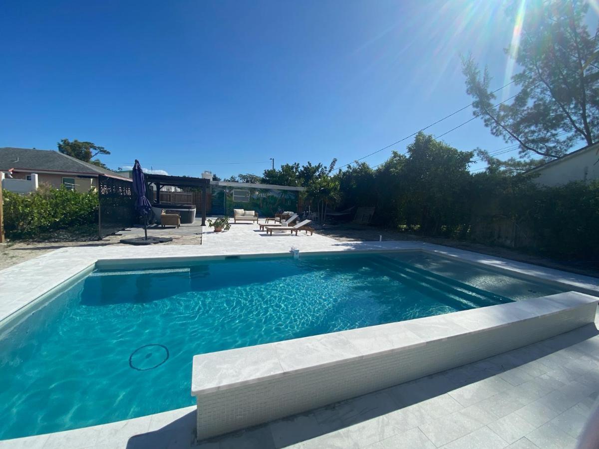 Jungle Cottage With Luxury Pool, Hot Tub And More! Lake Worth Beach Buitenkant foto