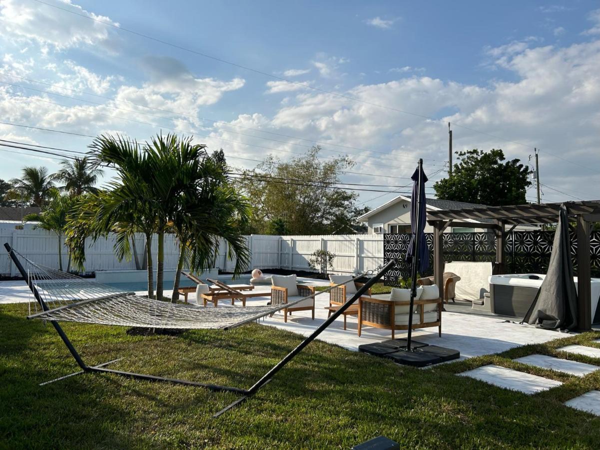 Jungle Cottage With Luxury Pool, Hot Tub And More! Lake Worth Beach Buitenkant foto
