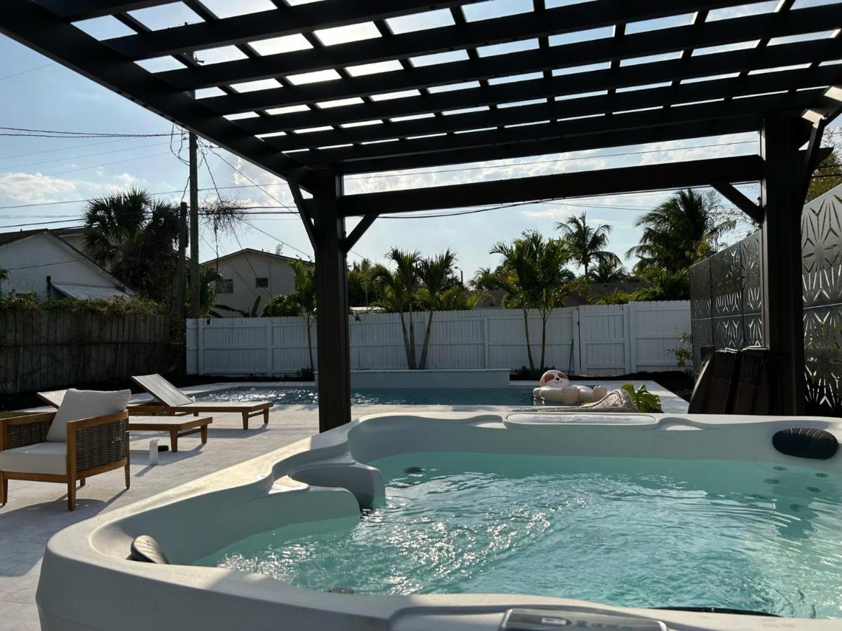 Jungle Cottage With Luxury Pool, Hot Tub And More! Lake Worth Beach Buitenkant foto