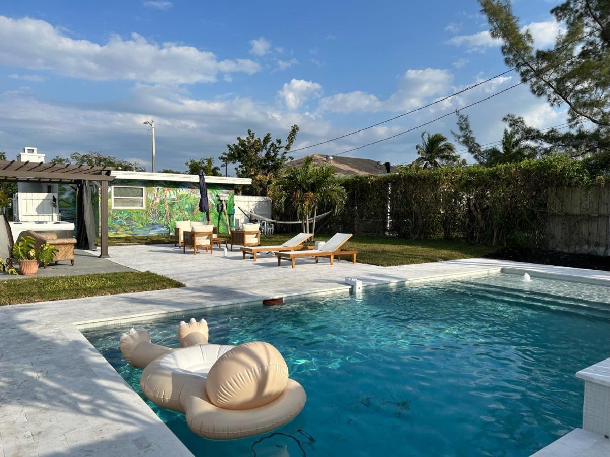 Jungle Cottage With Luxury Pool, Hot Tub And More! Lake Worth Beach Buitenkant foto
